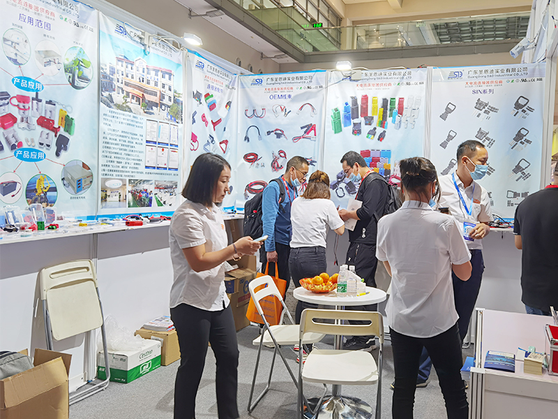 展會結(jié)束4.jpg 展會結(jié)束4.jpg